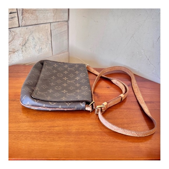 💚STYLISH💚LOUIS VUITTON MUSETTE TANGO SHOULDER BAG - Picture 5 of 16